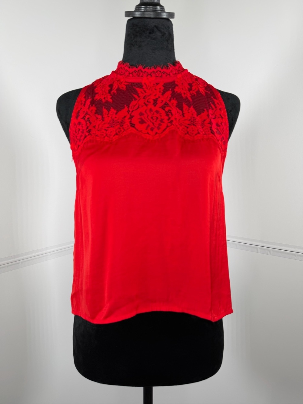 Free People Red Lace Mock Neck Sleeveless Blouse Top Size Small